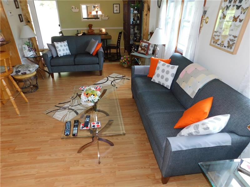 162 Shenango Park Road Transfer, PA 16154 - Photo 10 of 20 LIVING ROOM