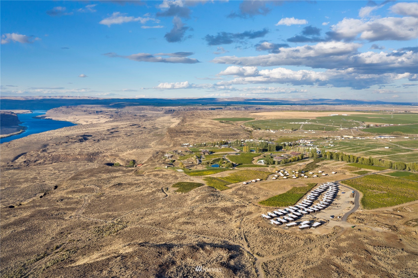 23732 Northwest Cliffe Pointe Road, Unit 1D Quincy, WA 98848 - Photo 16 of 18 a view of city and ocean