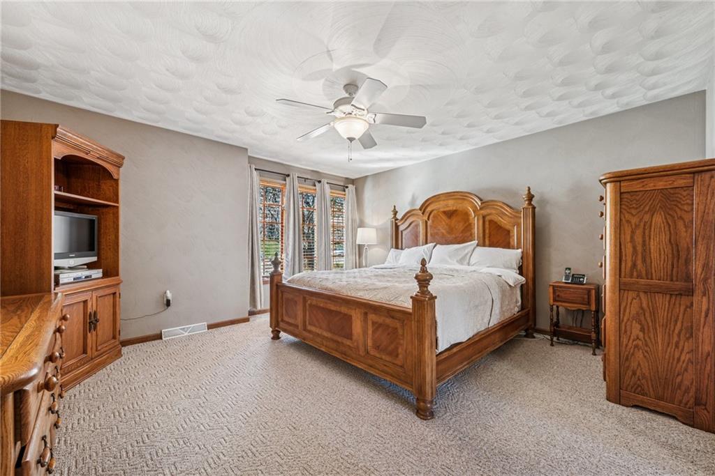 6537 Ten Point Circle Trafford, PA 15085 - Photo 12 of 35