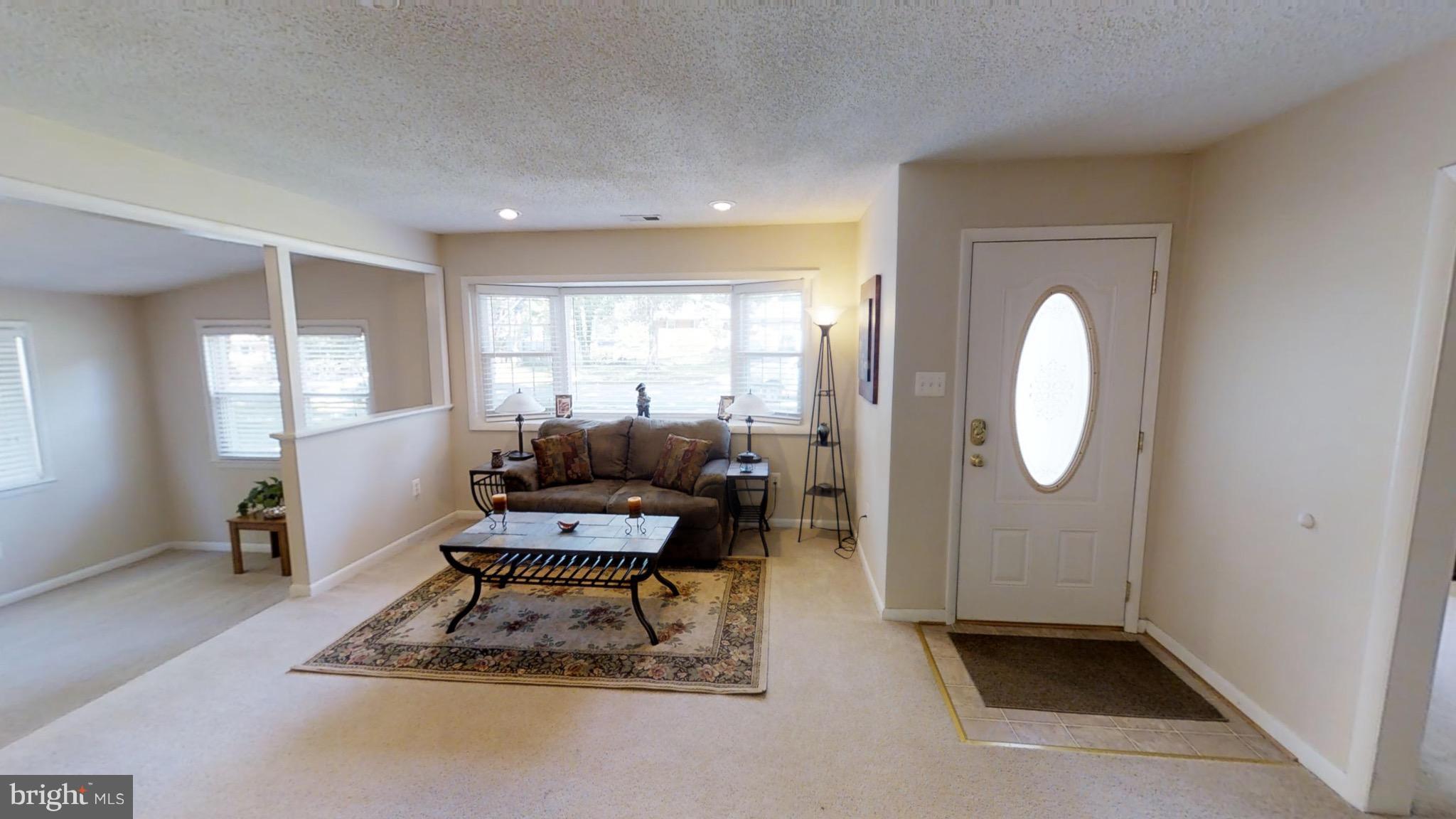 15417 Maple Drive Accokeek, MD 20607 - Photo 5 of 24 Living Room