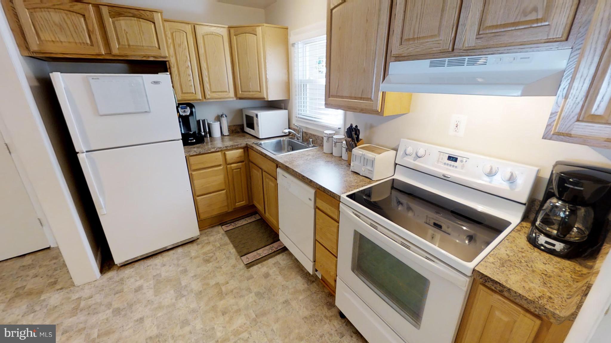15417 Maple Drive Accokeek, MD 20607 - Photo 7 of 24 Kitchen