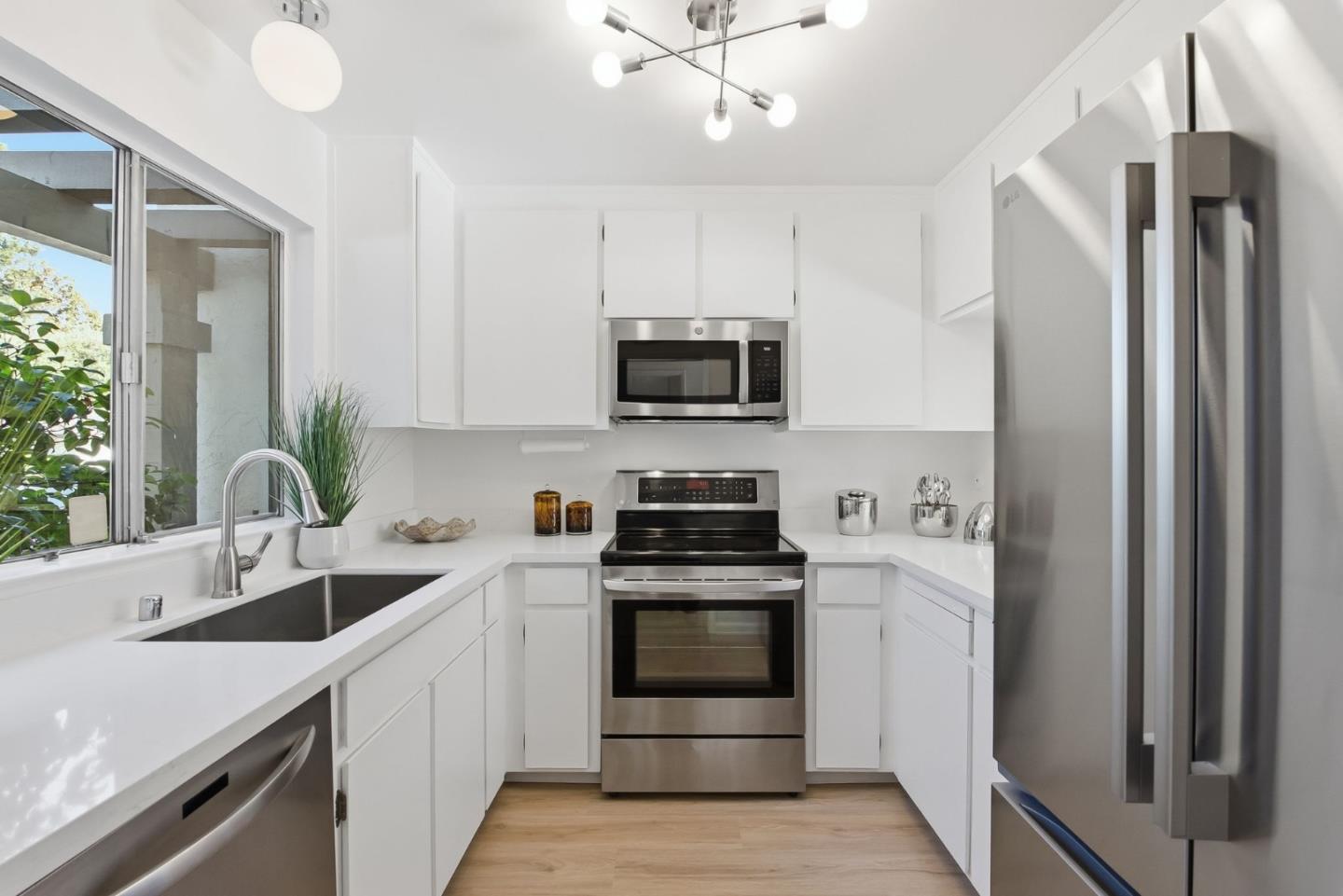 1265 Riesling Terrace Sunnyvale, CA 94087 - Photo 4 of 34