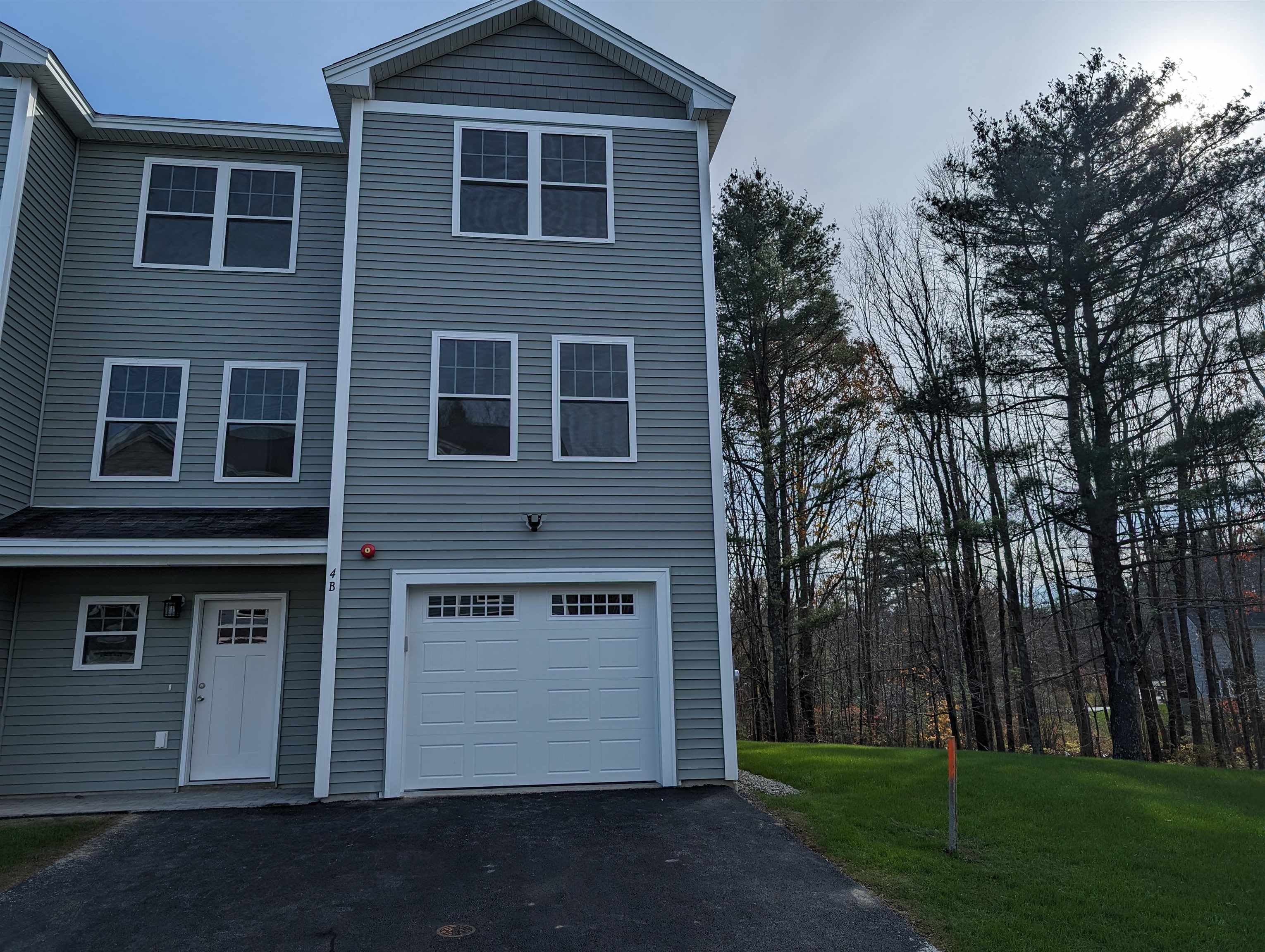 4 B Bovee Way, Unit 4B Epping, NH 03042 - Photo 1 of 24