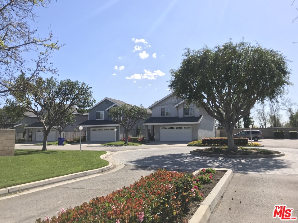 8950 Serapis Avenue, Unit 2 Downey, CA 90240 - Photo 3 of 26