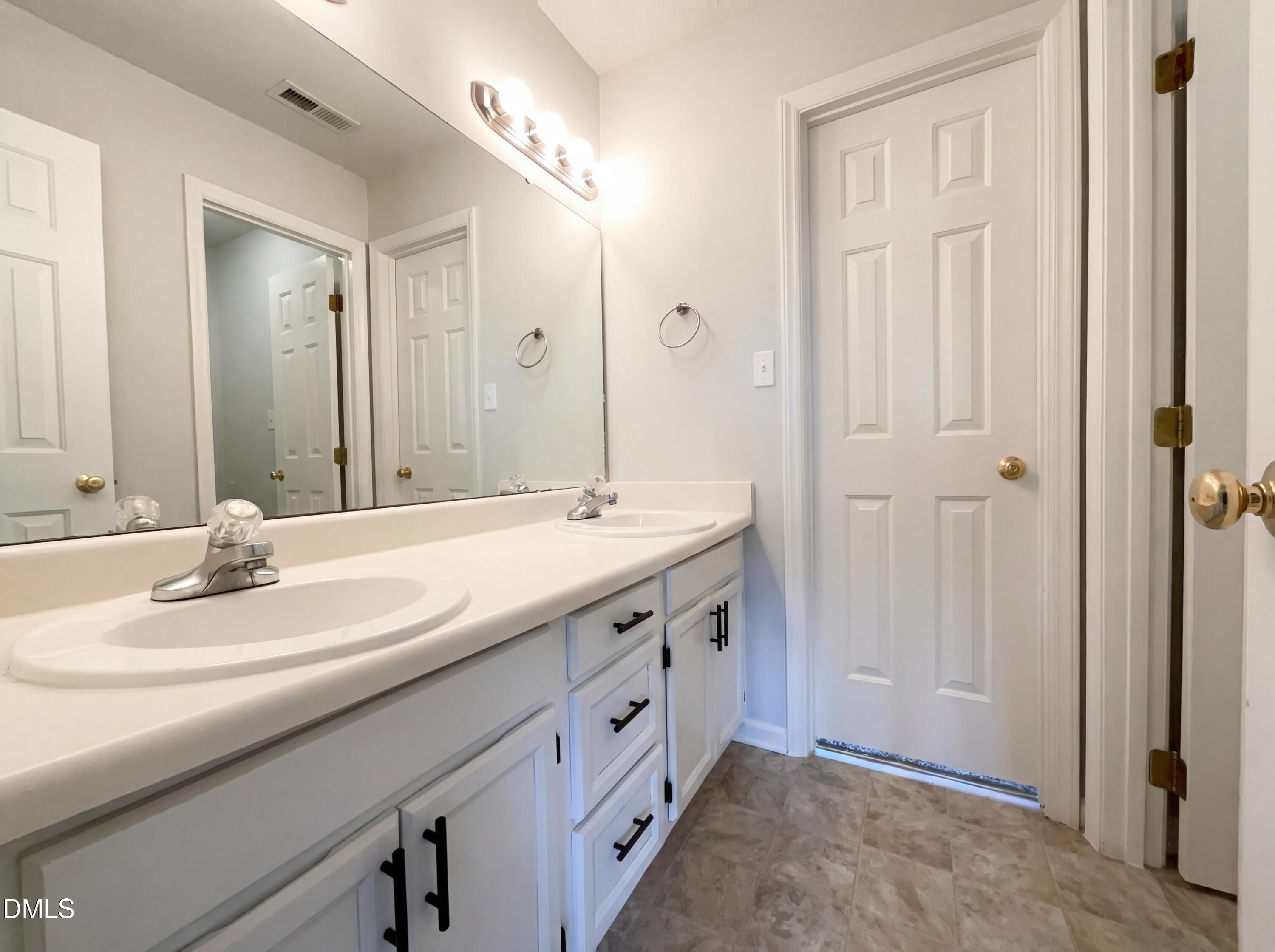 4928 Royal Adelaide Way Raleigh, NC 27604 - Photo 13 of 21 photo_17
