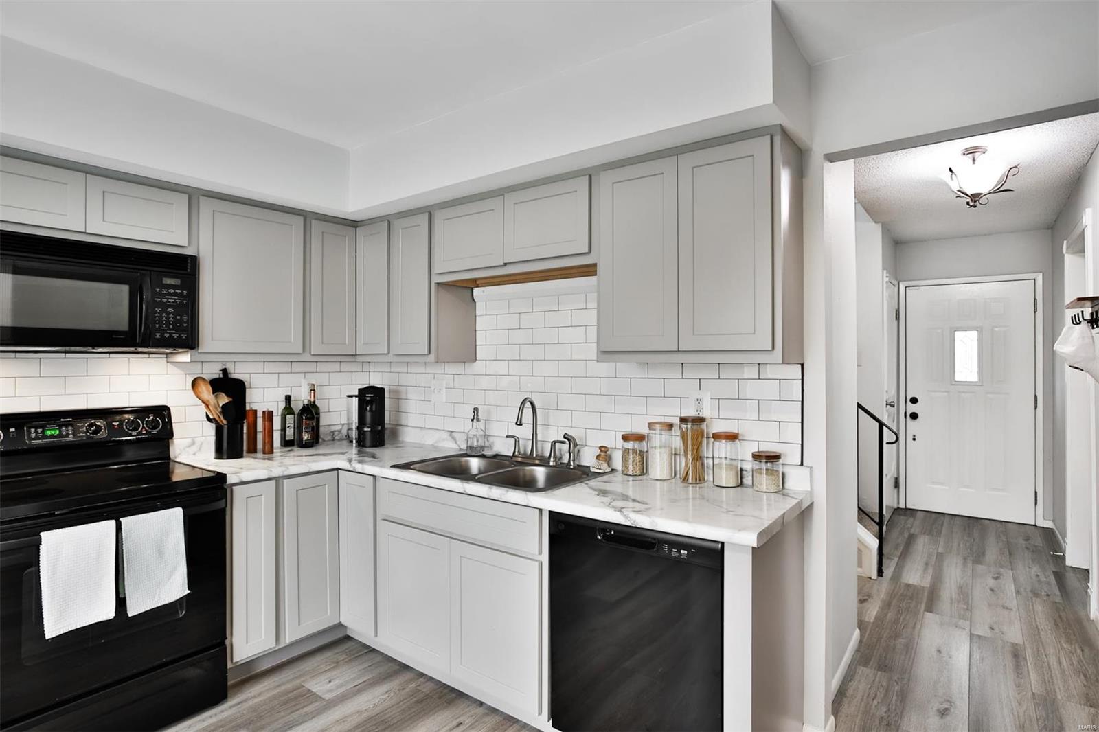 2349 Hidden Meadow Lane Ballwin, MO 63021 - Photo 12 of 31