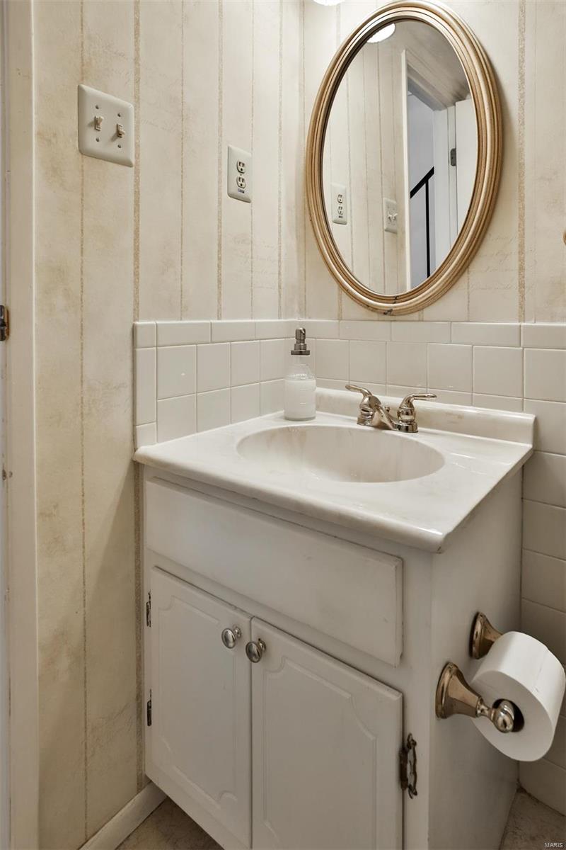 2349 Hidden Meadow Lane Ballwin, MO 63021 - Photo 13 of 31