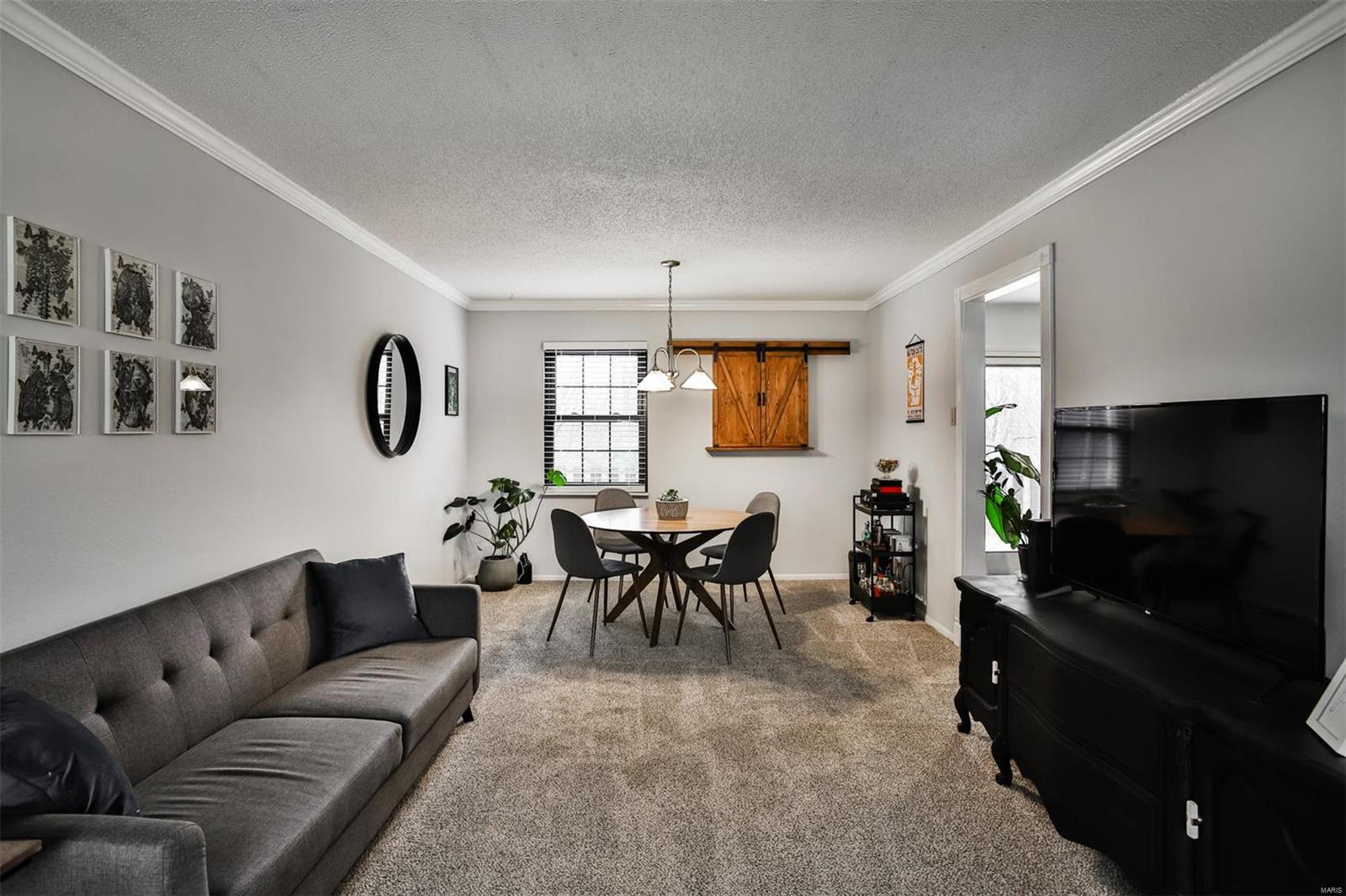 2349 Hidden Meadow Lane Ballwin, MO 63021 - Photo 4 of 31