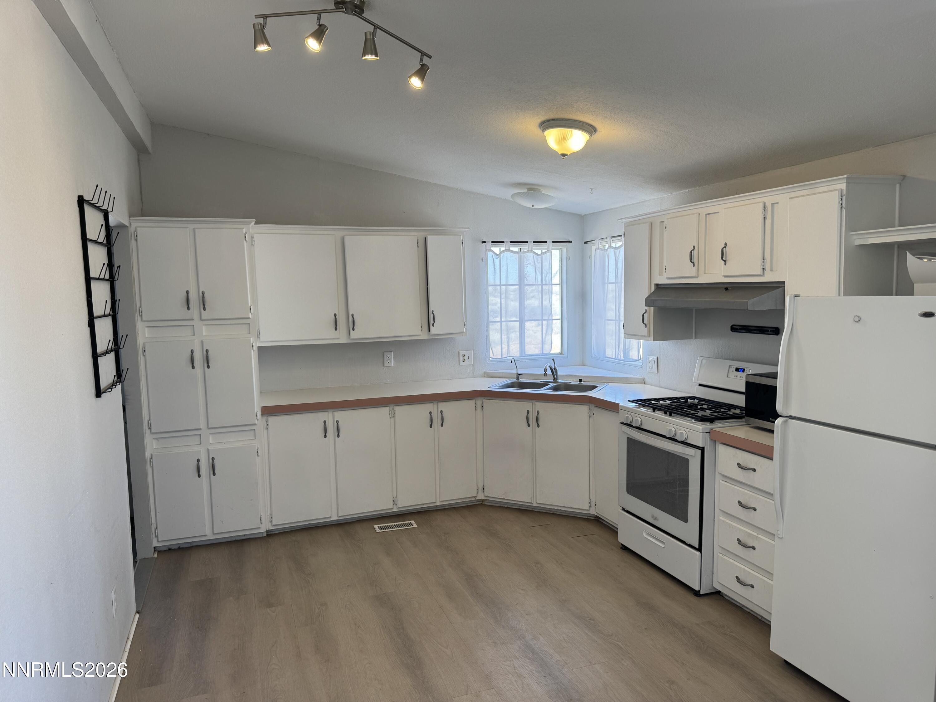 4280 Margoree Lane Fallon, NV 89406 - Photo 2 of 27 IMG_5216