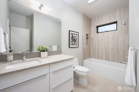 $1,645,000 | 4815 Evanston Avenue North, Unit B, Seattle, WA 98103