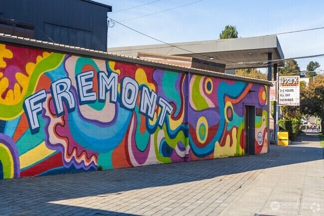 4815 Evanston Avenue North, Unit B Seattle, WA 98103 - Photo 37 of 37