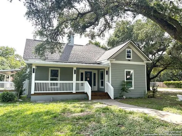 $335,000 | 811 North Buchanan Street, Beeville, TX 78102