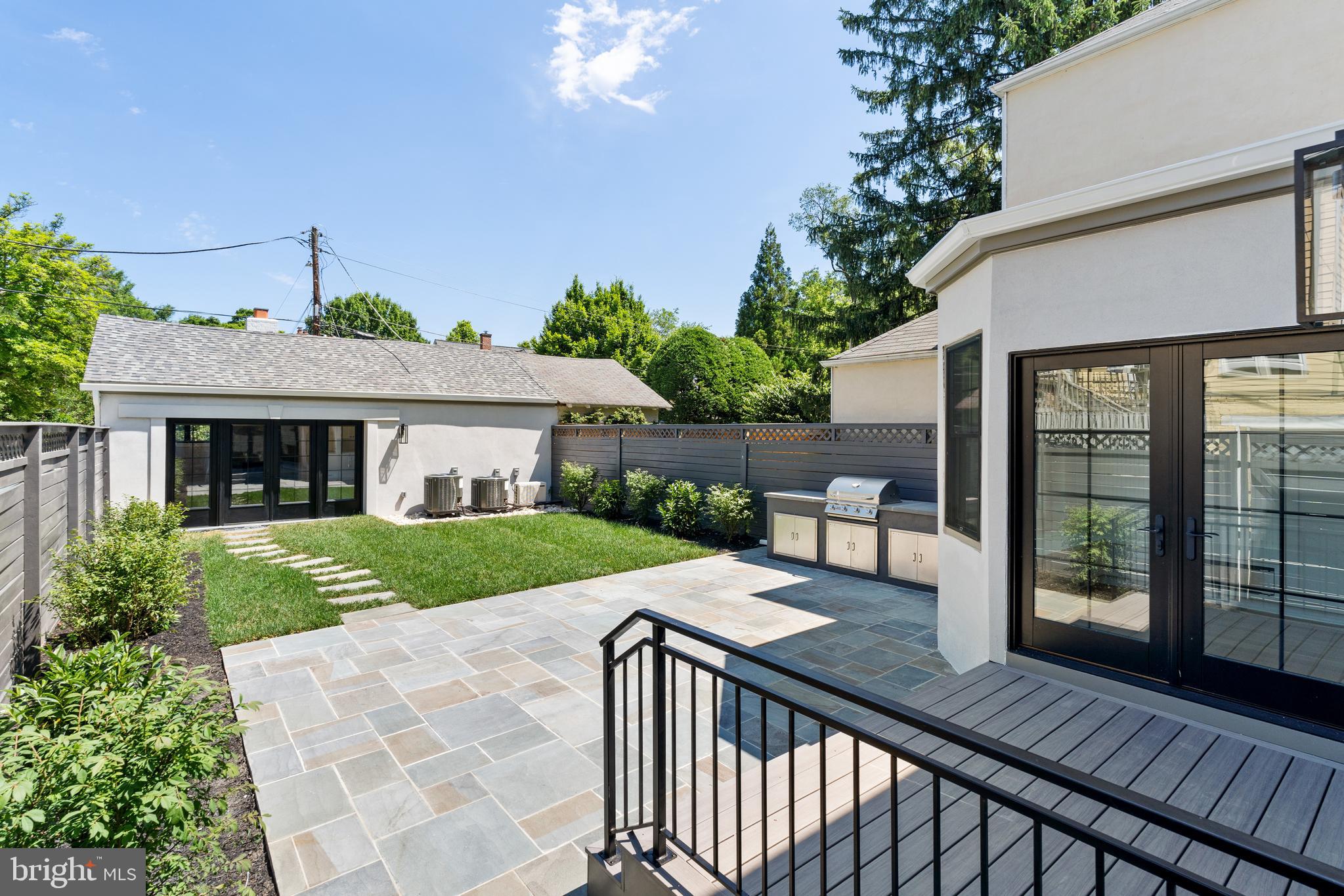 3943 Military Road Northwest Washington, DC 20015 - Photo 3 of 22