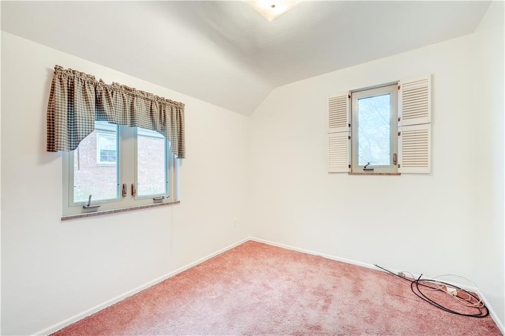 271 Newburn Drive Mt. Lebanon, PA 15216 - Photo 12 of 24 an entryway and a window in a room