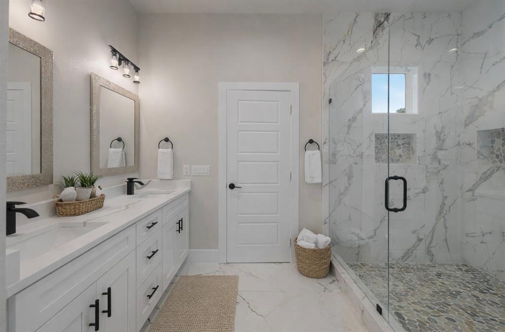 2421 Gooch Street Dallas, TX 75241 - Photo 4 of 40