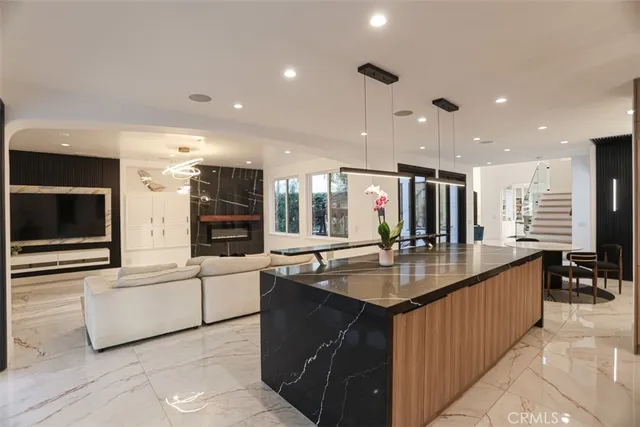 $3,750,000 | 6525 Fremont Circle, Huntington Beach, CA 92648