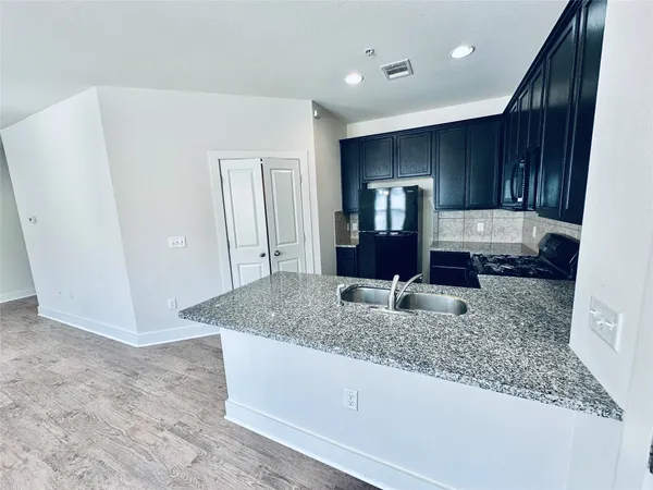 $1,295 | 2216 Creekside Lane, Unit B, Georgetown, TX 78626