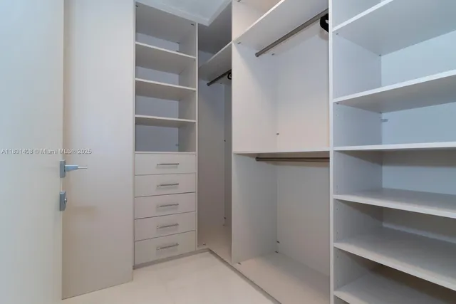 $29,000 | 300 Biscayne Blvd Way, Unit 3503, Miami, FL 33131