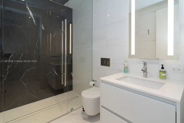 $29,000 | 300 Biscayne Blvd Way, Unit 3503, Miami, FL 33131