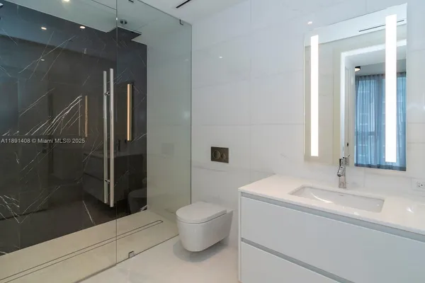 $29,000 | 300 Biscayne Blvd Way, Unit 3503, Miami, FL 33131