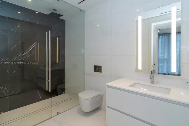 $29,000 | 300 Biscayne Blvd Way, Unit 3503, Miami, FL 33131