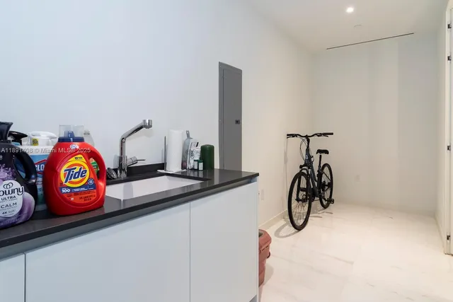 $29,000 | 300 Biscayne Blvd Way, Unit 3503, Miami, FL 33131