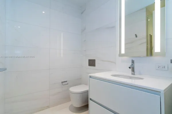 $29,000 | 300 Biscayne Blvd Way, Unit 3503, Miami, FL 33131