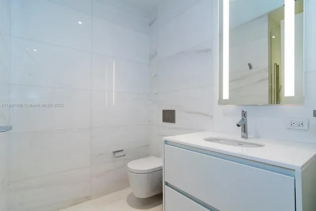 $29,000 | 300 Biscayne Blvd Way, Unit 3503, Miami, FL 33131