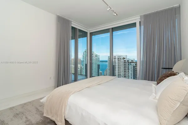$29,000 | 300 Biscayne Blvd Way, Unit 3503, Miami, FL 33131
