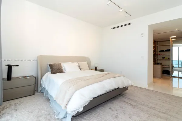 $29,000 | 300 Biscayne Blvd Way, Unit 3503, Miami, FL 33131