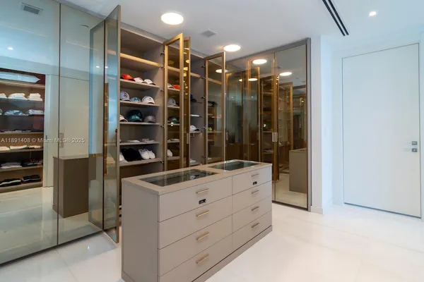 $29,000 | 300 Biscayne Blvd Way, Unit 3503, Miami, FL 33131