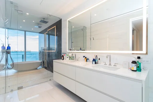 $29,000 | 300 Biscayne Blvd Way, Unit 3503, Miami, FL 33131