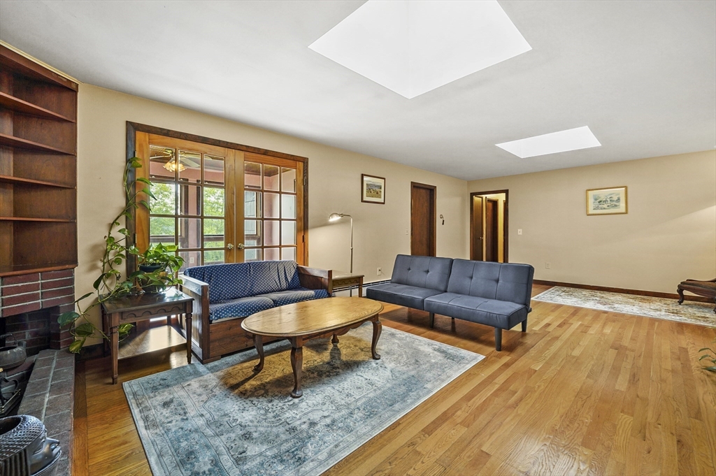 577 Grove Street Worcester, MA 01605 - Photo 15 of 39