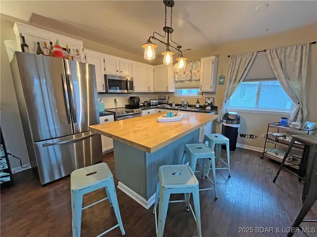 $383,731 | 33439 Evanston Road, Sunrise Beach, MO 65079