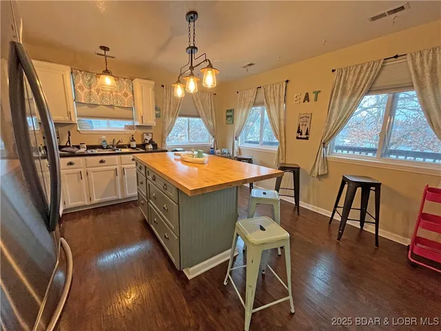 $383,731 | 33439 Evanston Road, Sunrise Beach, MO 65079