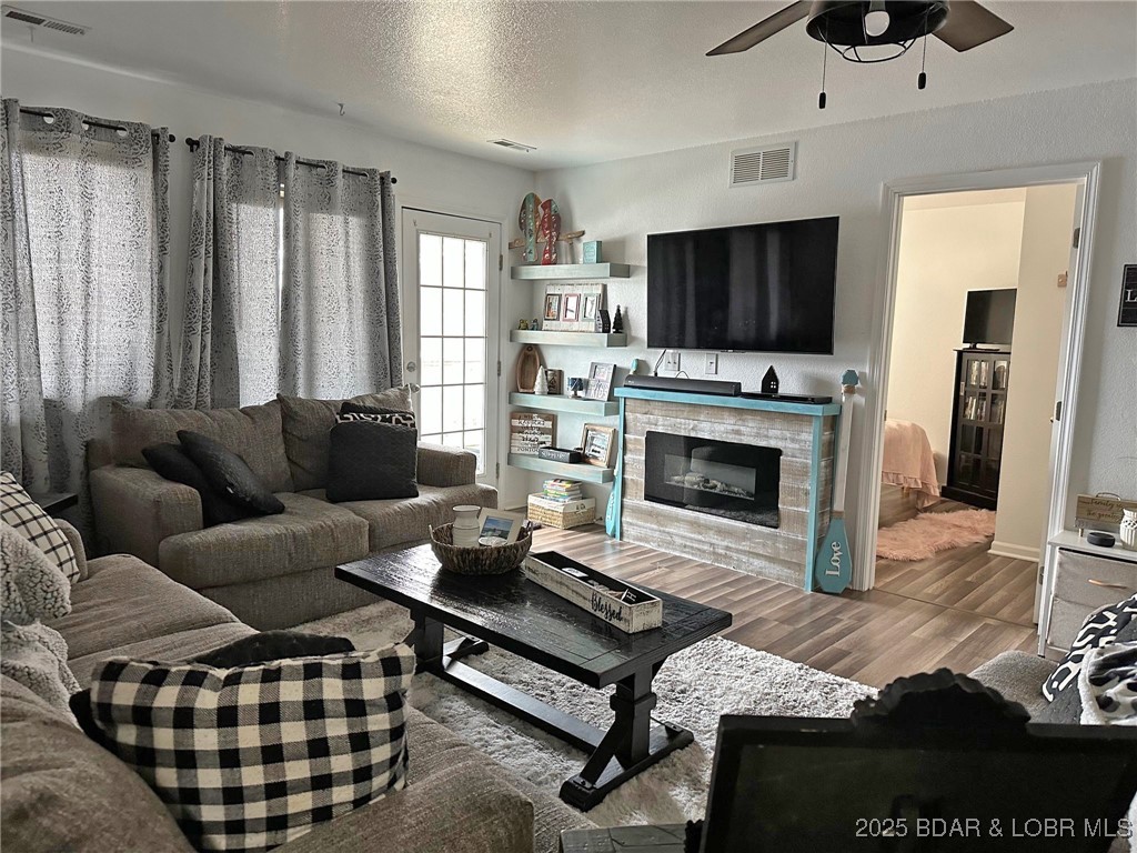 33439 Evanston Road Sunrise Beach, MO 65079 - Photo 7 of 36