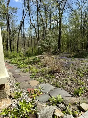 $2,800 | 160 West Mill Road, Long Valley, NJ 07853