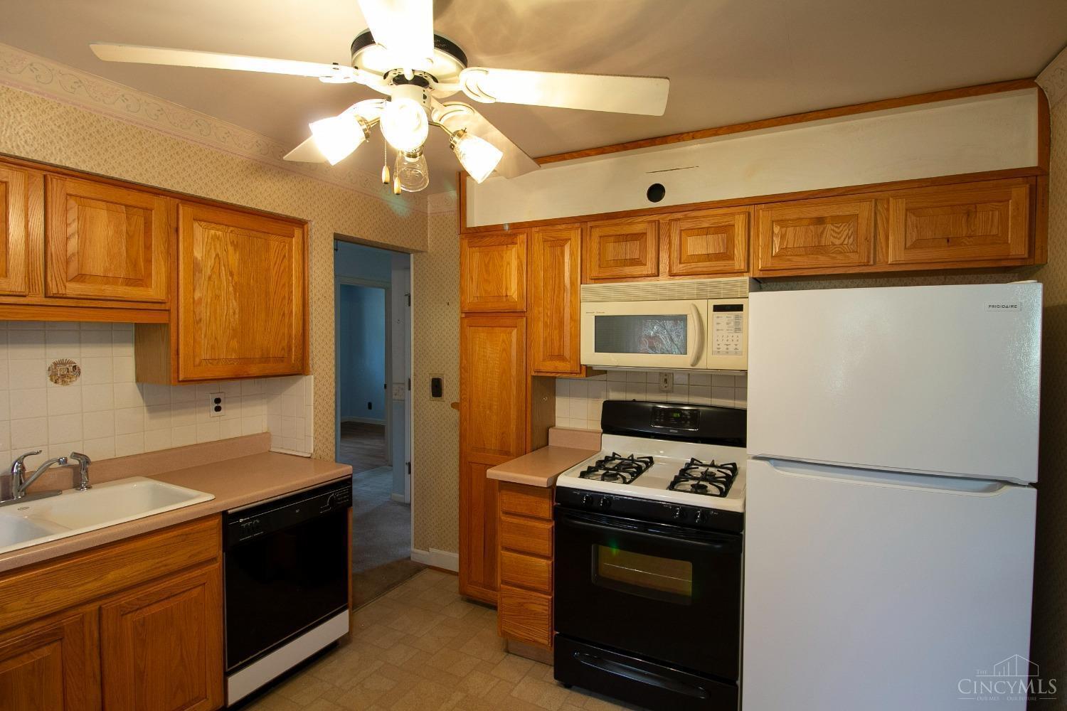 6480 Fields Ertel Road Sharonville, OH 45241 - Photo 9 of 24