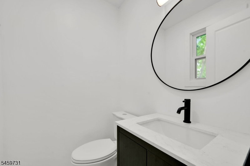 857 Livingston Road Elizabeth, NJ 07208 - Photo 10 of 18 Gallery Image 10