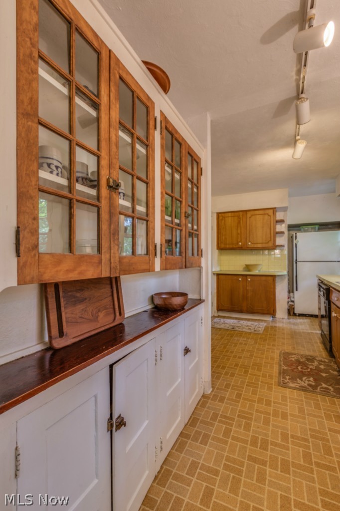 3087 Huntington Road Cleveland, OH 44120 - Photo 6 of 24 Gallery Image 6