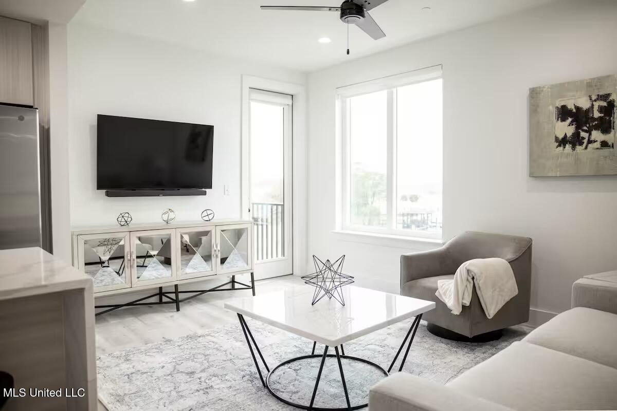 1302 Magnolia Street, Unit 210 Gulfport, MS 39507 - Photo 2 of 18 Image 9