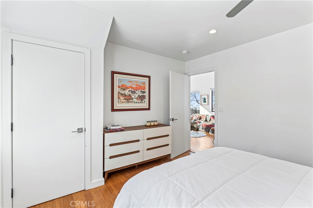 32945 Juniper Lane Green Valley Lake, CA 92341 - Photo 22 of 53 a bedroom with a bed and a window