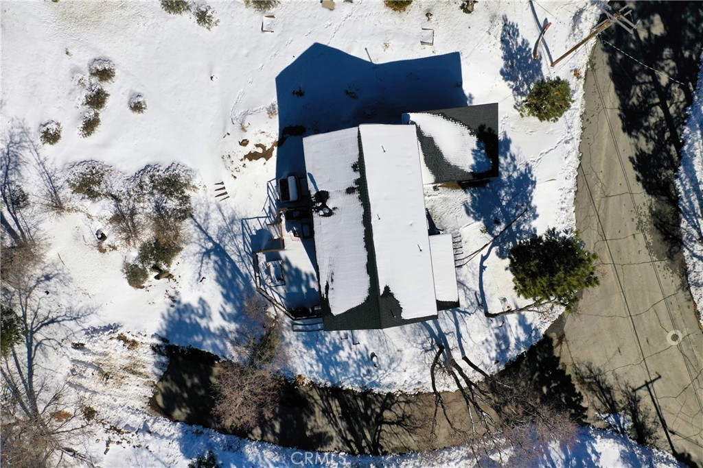 32945 Juniper Lane Green Valley Lake, CA 92341 - Photo 42 of 53 a view of balcony with furniture