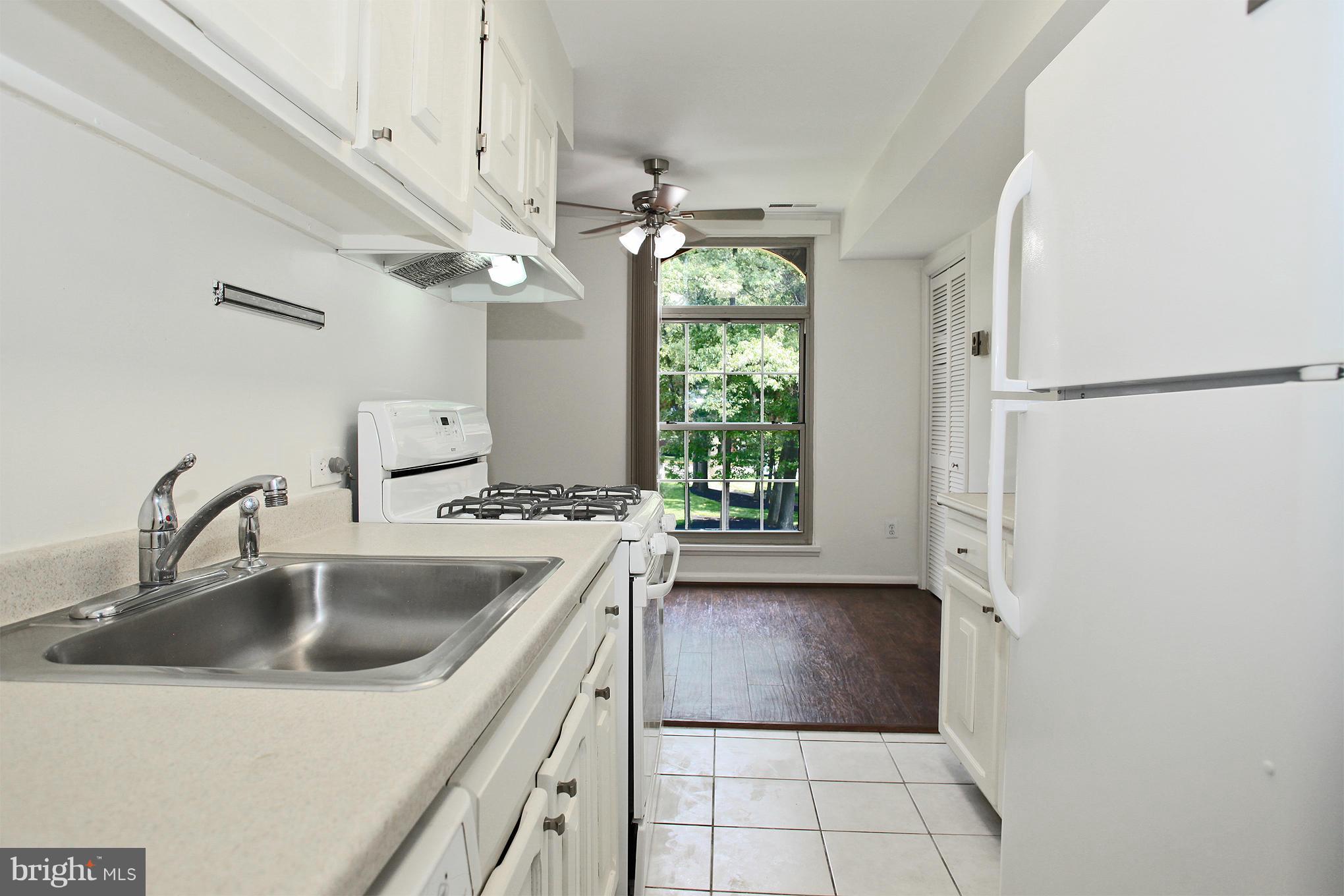 8302 Tobin Road, Unit 33 Annandale, VA 22003 - Photo 13 of 30 Kitchen