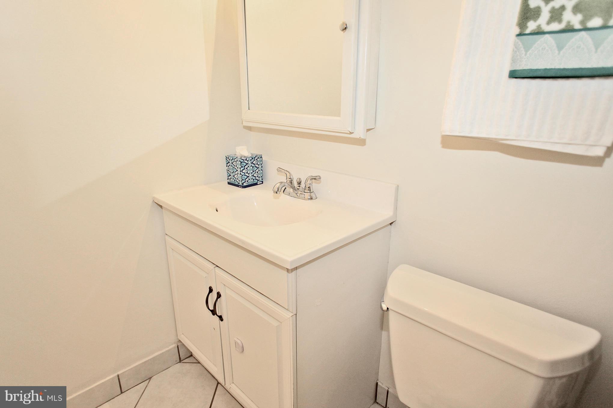 8302 Tobin Road, Unit 33 Annandale, VA 22003 - Photo 21 of 30 Hall Full Bath