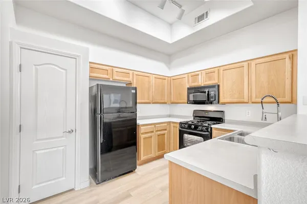 $1,525 | 8985 South Durango Drive, Unit 2043, Las Vegas, NV 89113