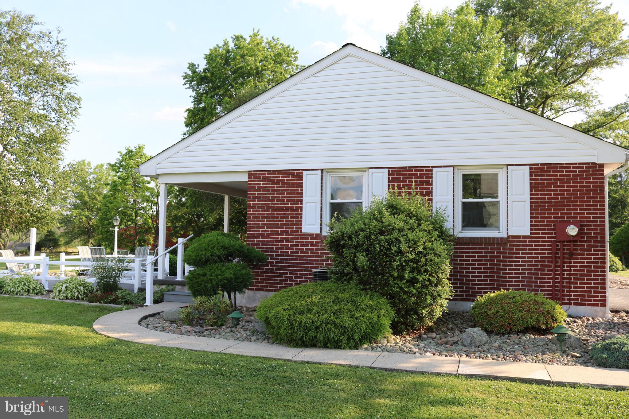 2743 Upper Ridge Road Pennsburg, PA 18073 - Photo 3 of 33
