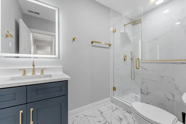 $3,877 | 7428 North Rogers Avenue, Unit 1S, Chicago, IL 60626