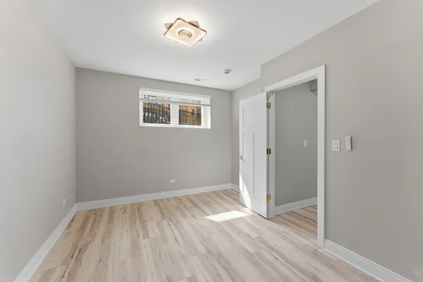 $3,877 | 7428 North Rogers Avenue, Unit 1S, Chicago, IL 60626