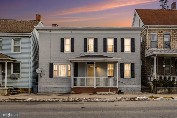$249,900 | 14 Hanover Street, New Oxford, PA 17350